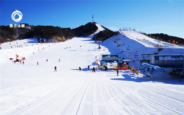 建一個(gè)室外滑雪場(chǎng)的主要成本有哪些