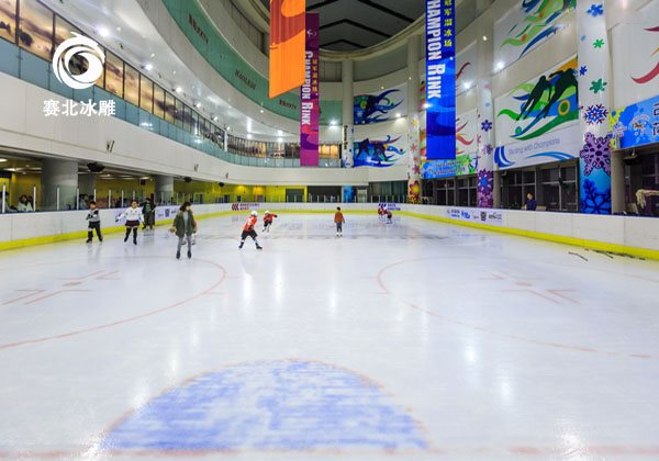 室內(nèi)滑冰場